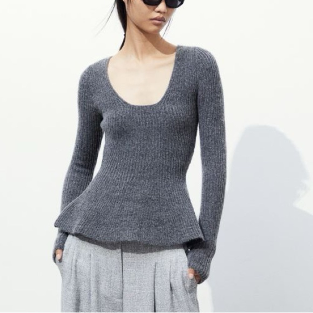 H&M Peplum Sweater. Figure flattering. Perfect for fall/winter. Size small.